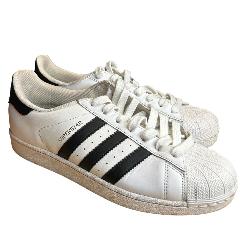 Adidas classic sneakers